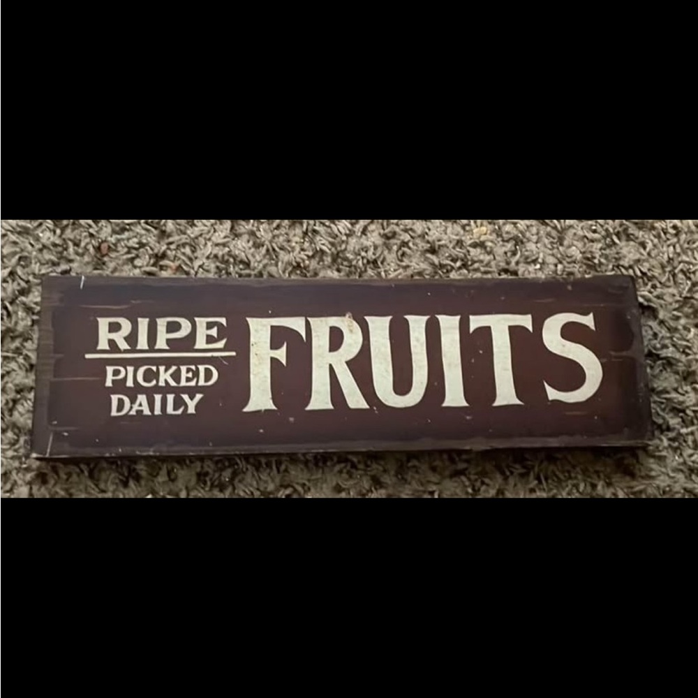 Vintage Style 'Ripe Fruits' Sign